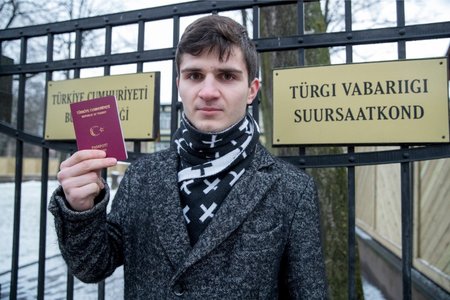 Mustafa Özdemiri pass on aegunud, kuid uut talle ei anta.