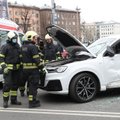FOTOD | Tallinna kesklinnas tegi autojuht keelatud kohas tagasipöörde ning talle sõitis buss küljelt sisse