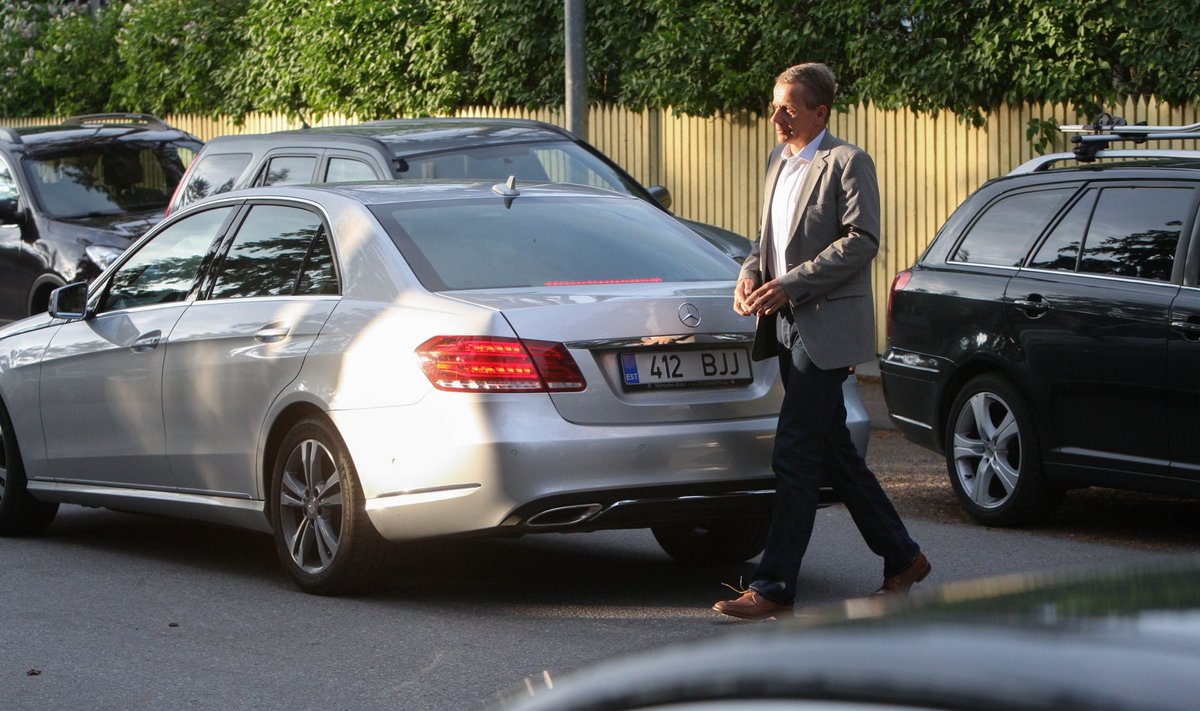 Rahandusminister Jürgen Ligi sattus seoses firmaautode maksustamisega ettevõtjate ja koalitsioonikaaslaste kriitika alla. 