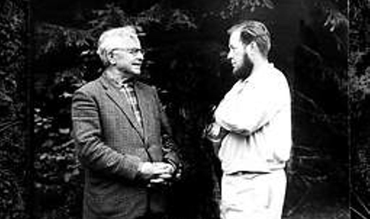 KAKS SUURT: Arnold Susi ja Aleksandr Solženitsõn 1967. aastal Vasulas Kopli-Märdil, kus kirjanik “Gulagi arhipelaagi” kirjutas. Heli Susi erakogu