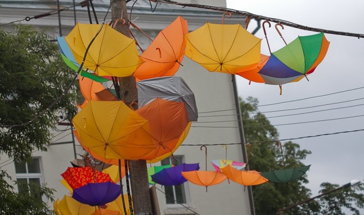 värvilised vihmavarjud