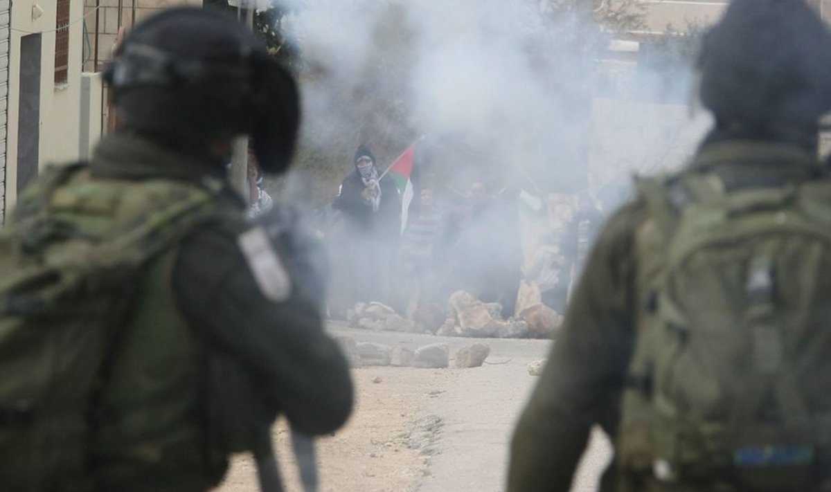 Palestiinlased protestivad Läänekaldal Kfar Qaddumi külas nende maa äravõtmise vastu