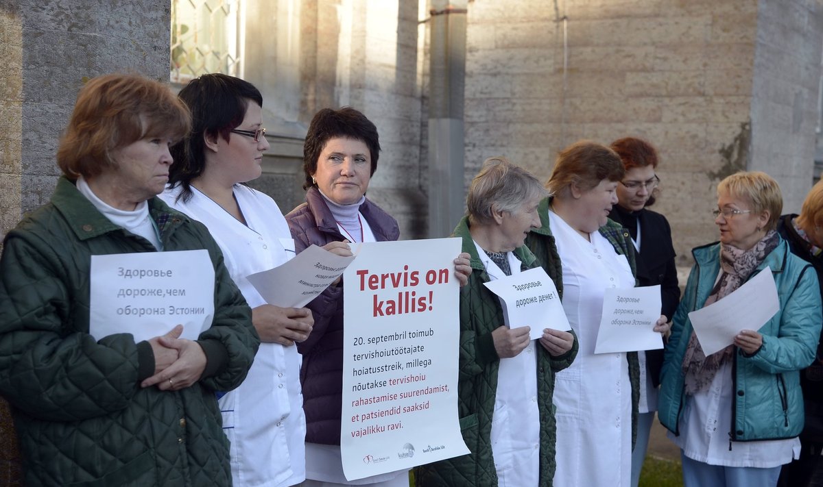 Tervishoiutöötajad korraldasid täna hommikul hoiatusstreigi Narvas