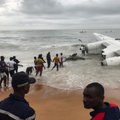 ФОТО: Грузовой самолет рухнул в море у побережья Кот-д'Ивуара