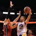 VIDEO: Curry viskas 40 punkti, Warriorsile kuues järjestikune võit