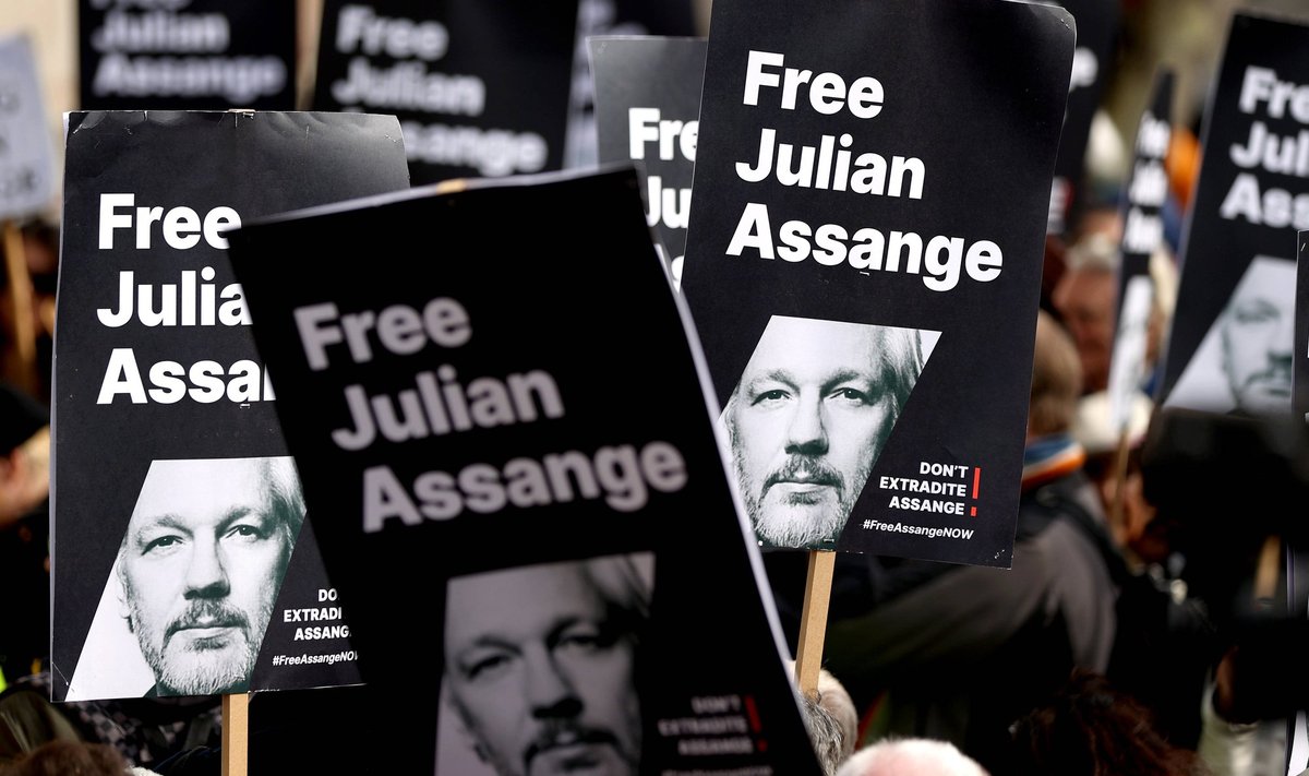 Assange’i toetajate meeleavaldus Londoni kohtu ees