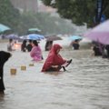 VIDEO | Hiinas sadas 3 päevaga aasta jagu vihma. 12 inimest on hukkunud ja üle 100 000 on evakueeritud