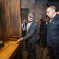 DELFI FOTOD: President Ilves külastas Varssavi ülestõusu muuseumi