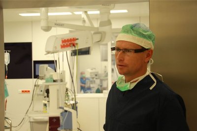 Dr Sven Troost opereerib erahaiglas Fertilitas.