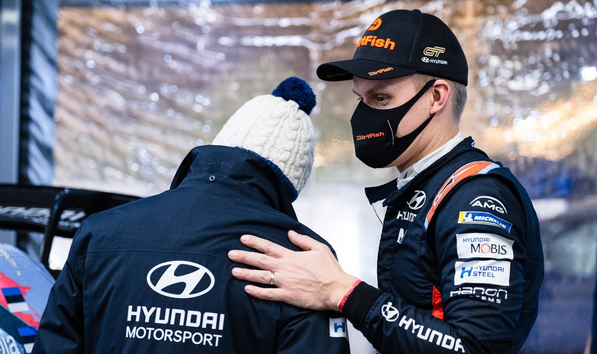Ott Tänak koos Hyundai bossi Andrea Adamoga hooaja viimasel rallil Monzas.