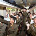 FOTOD ja VIDEO: Pyongyangis tervitati kangelastena Põhja-Korea raketiteadlasi