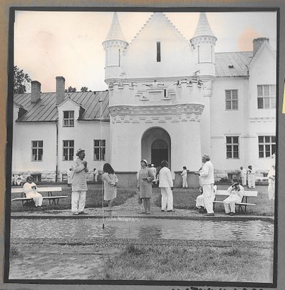 HULLUMAJA VÕI HULL MAJA? Alatskivi loss oli filmis “Hullumeelsus” (1969) vaimuhaiglaks.