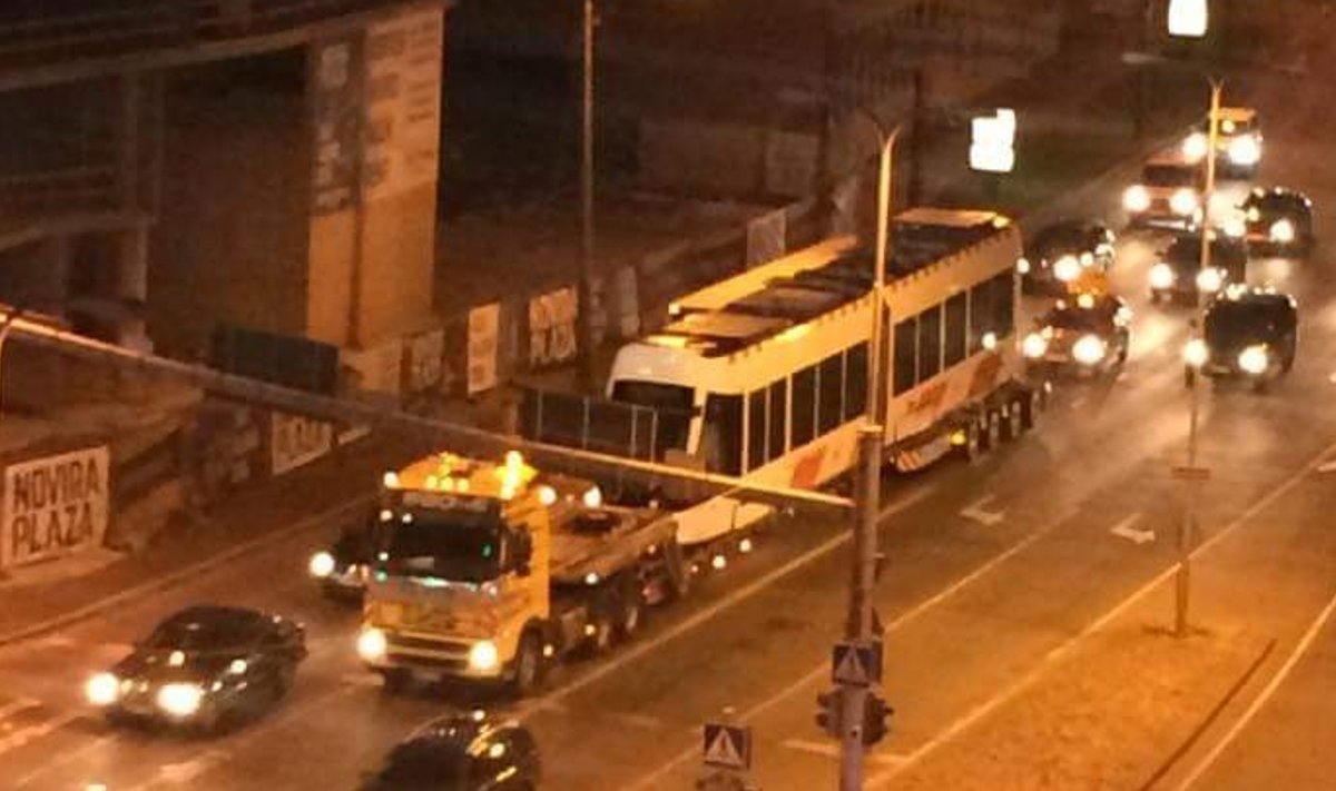 Kaheksas uus tramm Tallinnasse saabumas