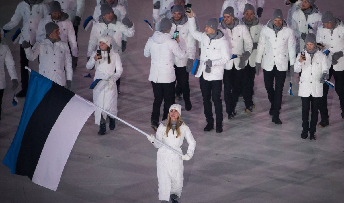 Saskia Alusalu kandis Pyeongchang olümpia avatseremoonial riigi lippu.