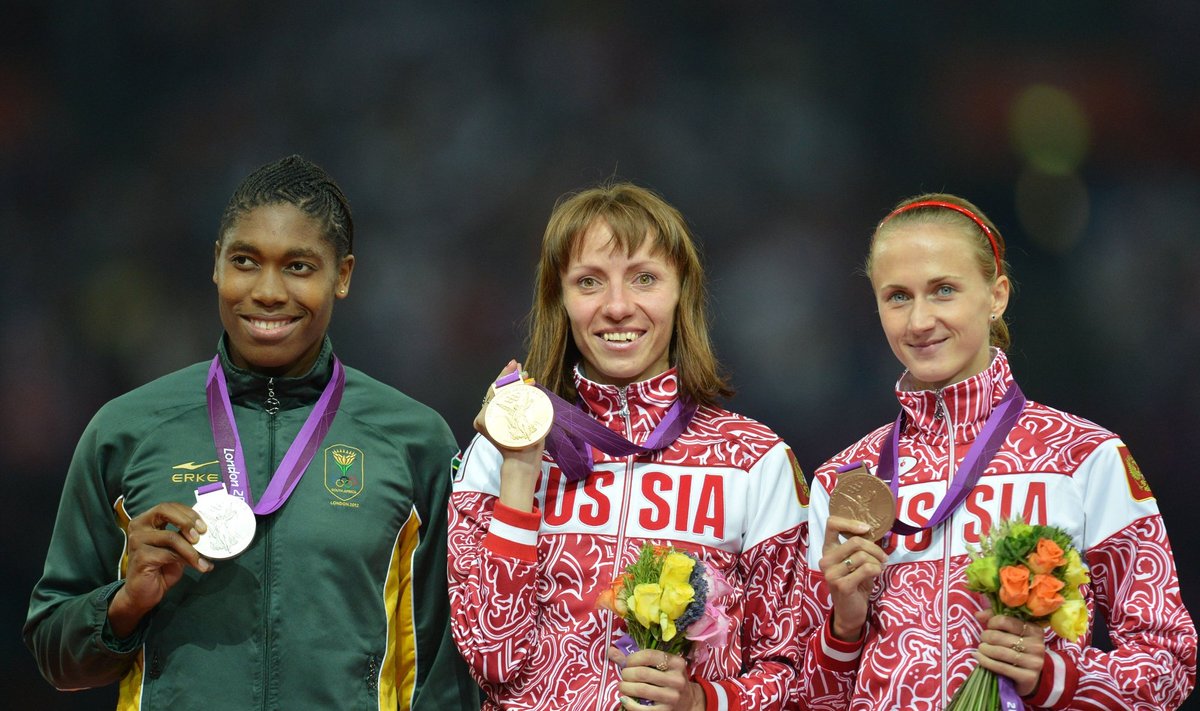 Jekaterina Gulijev (paremal) Londoni olümpia poodiumil