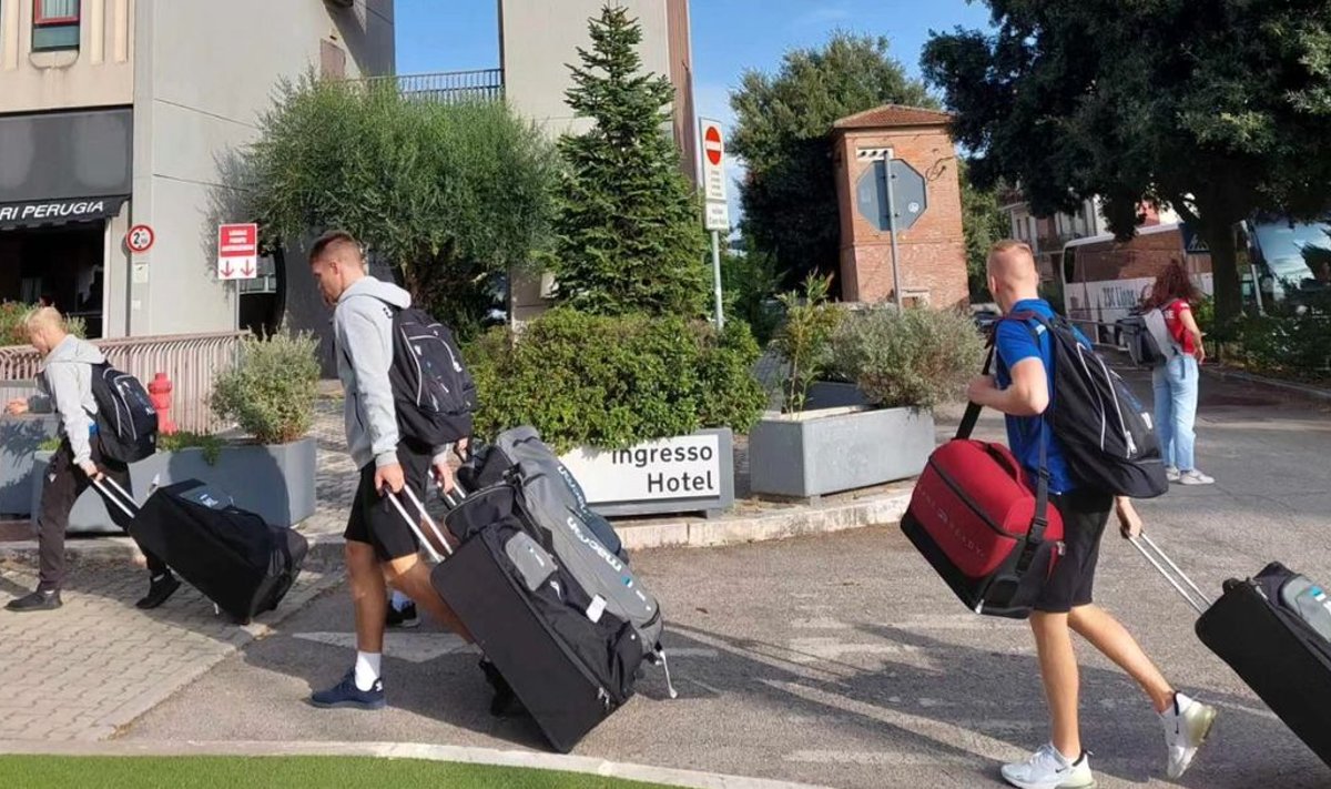 Eesti võrkpallikoondis jõudis Perugiasse hotelli.