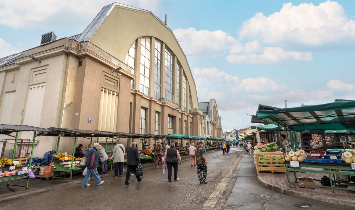 Riia keskturu paviljonid paistavad kaugele ja mahutavad palju.