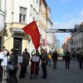 DELFI VIDEO: Vene saatkonna ees toodi välja punalipp