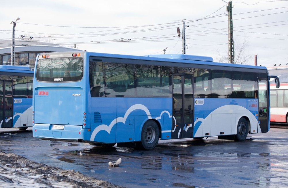 Автобус тарту. Автобус Нарва. Общественный транспорт Нарвы. Нарва Тарту автобус.