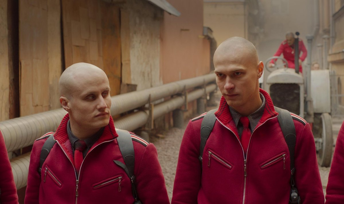 Juri Borissov (paremal) Volkonogovina, Nikita Kukuškin kamraad Veretennikovina.