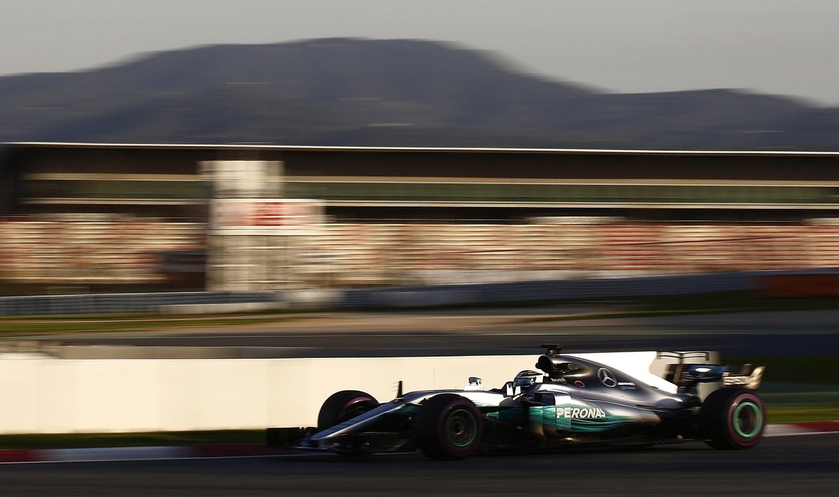 Konkurents on tihenenud, aga Mercedesed on endiselt favoriidi staatuses. Pildil katsetab oma uut töövahendit tiimis Nico Rosbergi koha saanud Valtteri Bottas.