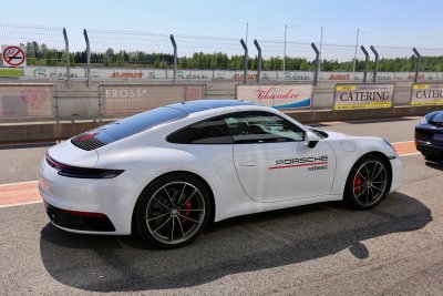 Uue põlvkonna Porsche 911 Audru ringrajal