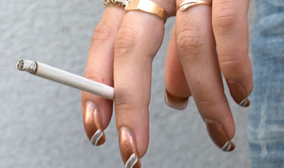 Lugeja sõnul ei tohiks rasedatele üdldse suitse müüa