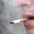 Сейм Латвии одобрил запрет на курение в автомобилях