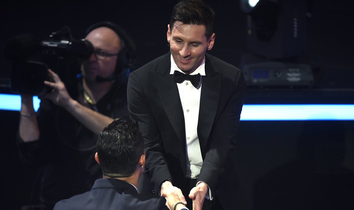 Ronaldo õnnitleb Messit