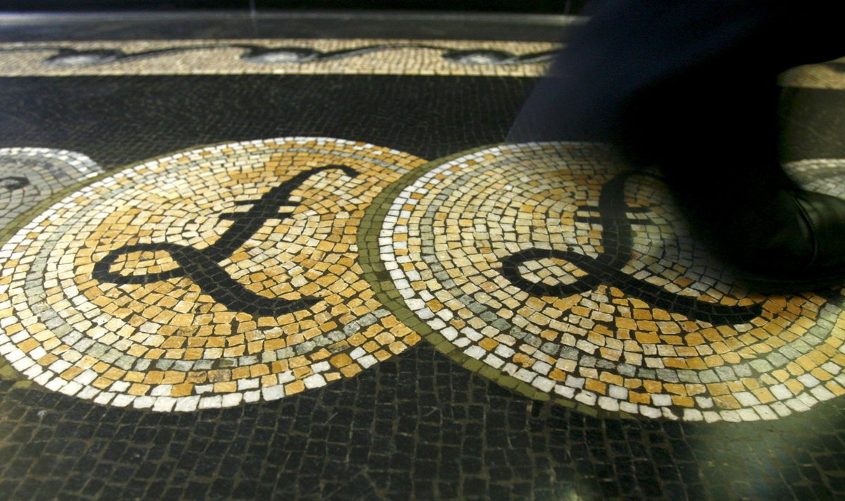 Naela sümbol Bank of Englandi muuseumi põrandal