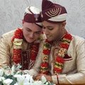 PULMAKELLAD: Inglismaal abiellus esimene moslemiusku samasooliste paar