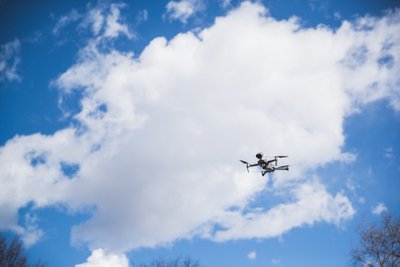Hoolimata tuulisest ilmast, suutis DJI Mavic 2 Enterprise droon oma tööd hästi teha. Lennuraadius oli tal umbes 1km – nii saab katta üsna suure ala väga kiiresti.