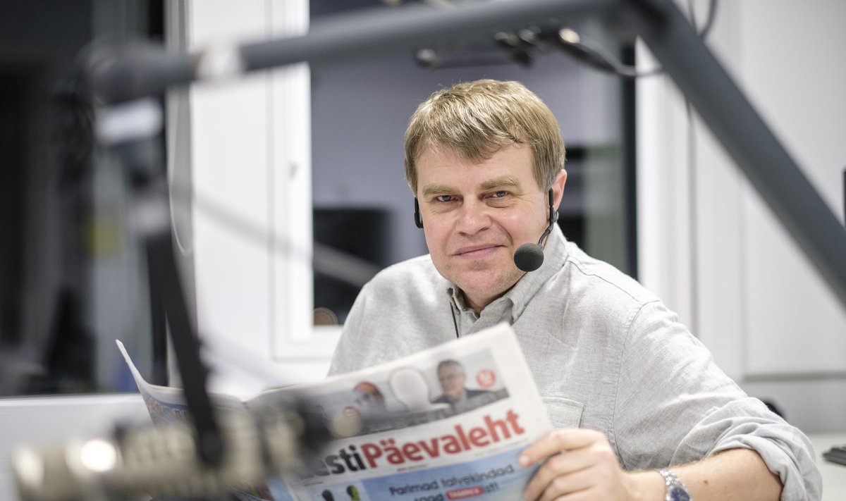 Igal teisipäeval istub Andrus Kivirähk Raadio 2 stuudios, et koos Mart Juurega analüüsida kõike. Ja nii juba 20 aastat järjest.