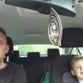 HITTVIDEO: Isa ja poeg lasevad autoga kulgedes häälepaelad valla, tulemuseks vinge duett