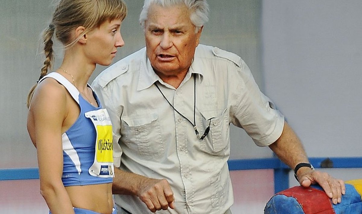 Martin Kutman annab Anna Iljuštšenkole viimaseid näpunäiteid enne Eesti rekordi püstitamist. Foto: Lembit Peegel