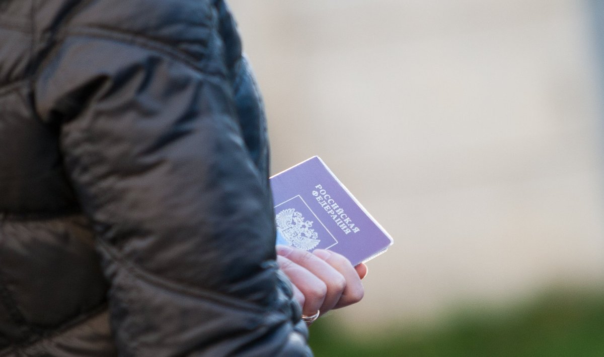Inimene Venemaa passiga. Pilt on illustratiivne.