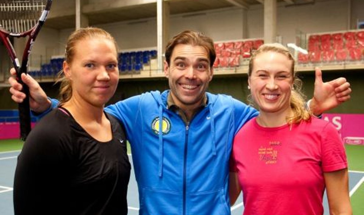 Kaia Kanepi (vasakul), Rene Busch ja Margit Rüütel