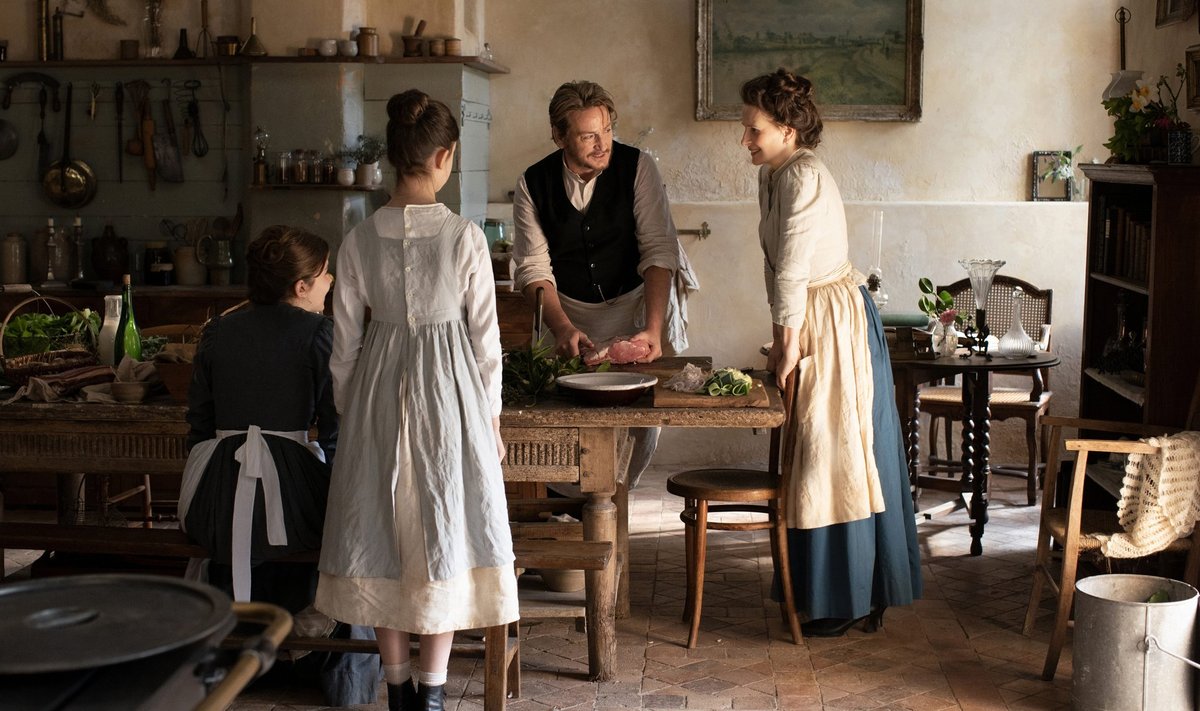 Kodu kese on köök, leiab selles filmis korduvalt kinnitust. Dodin (Benoît Magimel) paneb koos Eugénie (Juliette Binoche) ja abilistega paika, mis sedapuhku menüüs on.