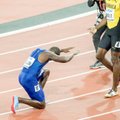 FOTOD | Publikult vilekoori saanud maailmameister Gatlin põlvitas finišis Bolti ees