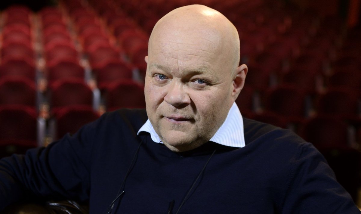 Ain Lutsepp on pärast lavakunstikateedri IX lennu lõpetamist 1980. aastal olnud Eesti Draamateatri näitleja.