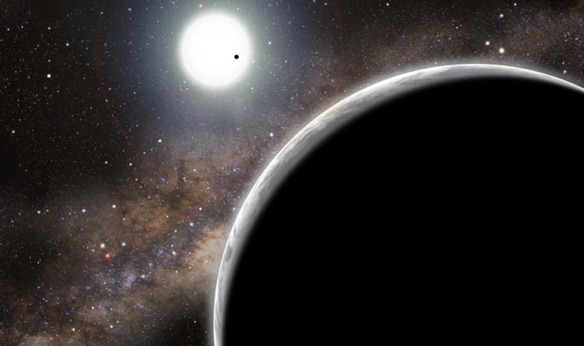 Sel kunstniku poolt kujutatud pildil on ,,nähtamatu" Kepler-19c näha pildi eesosas. See planeet avastati puhtalt tänu selle mõjule oma kaasplaneedi Kepler-19b(täpp tähe ees) suhtes. Pilt: David A. Aguilar (CfA)