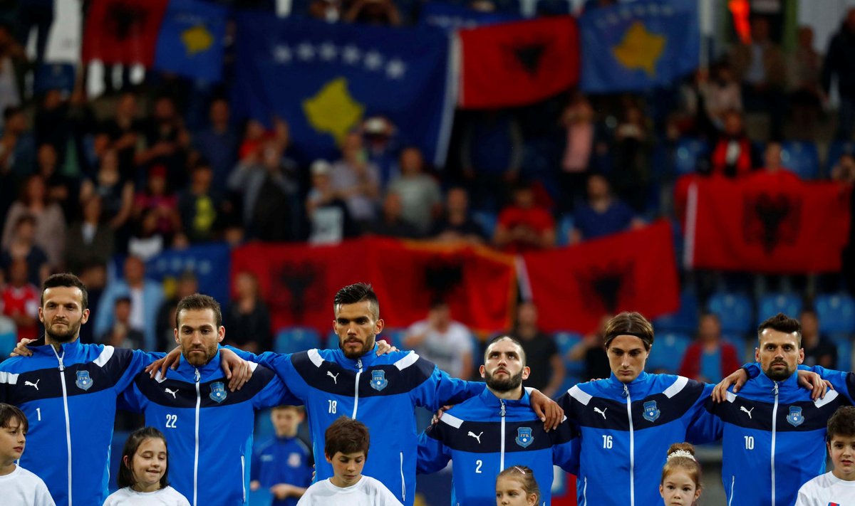 Kosovo jalgpallikoondis 3. juunil enne mängu Fääri saartega.