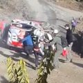 VIDEO | Thierry Neuville ja kaardilugeja Gilsoul suutsid suure avarii järel autost väljudes vaevu püsti seista