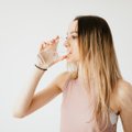 Kas joogivesi niisutab tõesti kuiva nahka? Vastus on üllatav!