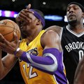VIDEO: Puhas õhk! Lakersi staar põrus vabaviskejoonel
