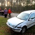 FOTOD: Soome numbrimärgiga auto osales kolmikavariis