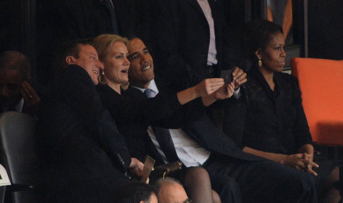 David Cameron, Helle Thorning Schmidt ja Barack Obama teevad Nelson Mandela ärasaatmisel enesest pilti