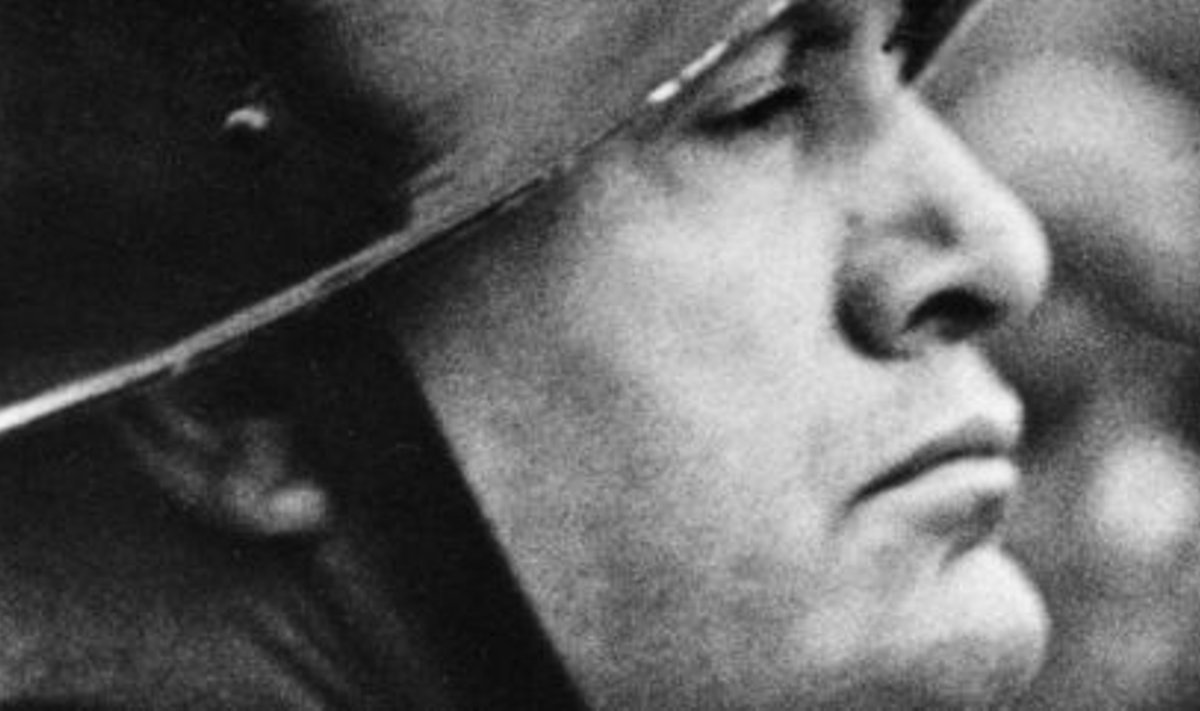 Mussolini 1937. a novembris.