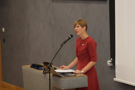 Kaljulaid Narvas - õpetajate konverents
