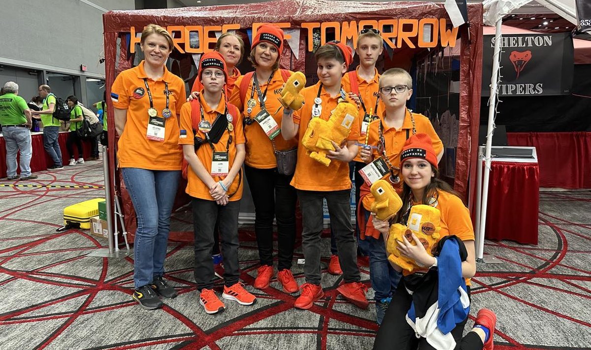 Команада Heroes of Tomorrow на соревнованиях в Хьюстоне